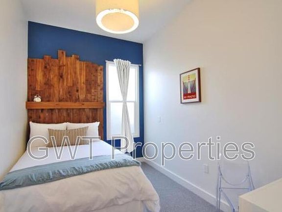 3rd image of 1906 Mission St #206
