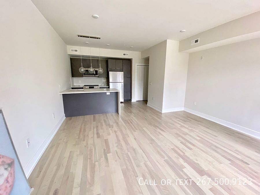 1st image of 1518 N 8th St #3
