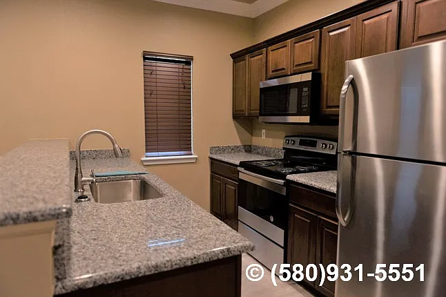 1605 W Arkansas St — Photo 3
