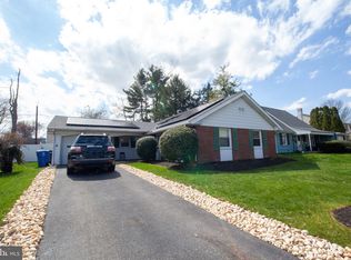 14 Mayfair Cir, Willingboro, NJ 08046