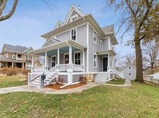 712 6th Ave NW, Mount Vernon, IA 52314