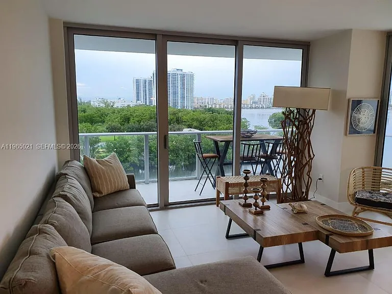 16385 Biscayne Blvd #507 — Photo 11