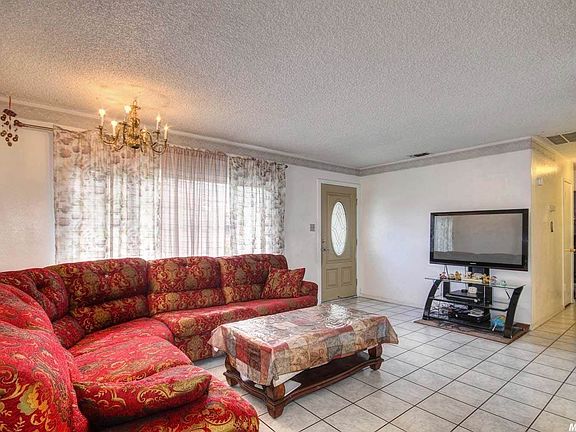 3rd image of 6923 Southwood Way