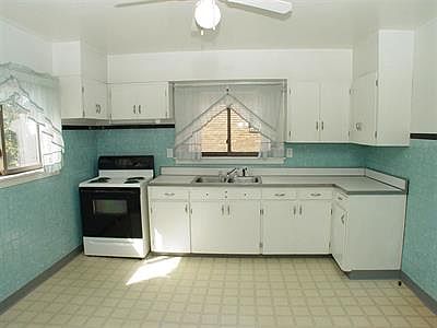 3rd image of 521 N 10th St