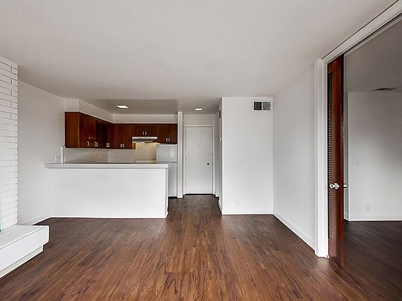 4th image of 2200 Jackson St APT 303