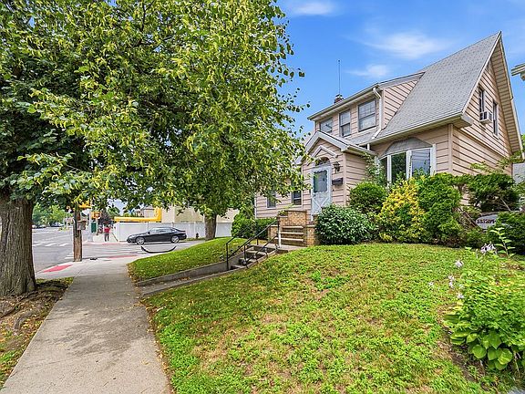 4th image of 76-01 164th St