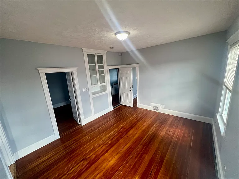 98 Irving St #3 — Photo 8