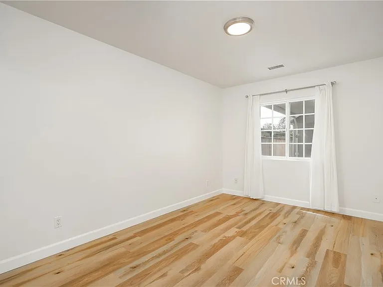 4638 W 154th St — Photo 11