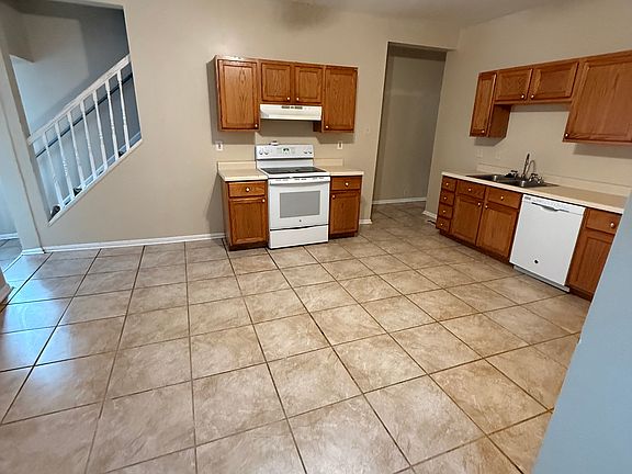 4th image of 4066 Taft Ave #1