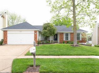 827 Kentridge Ct, Ballwin, MO 63021