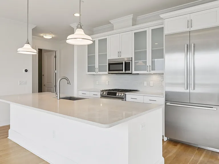 11 River St — Photo 3