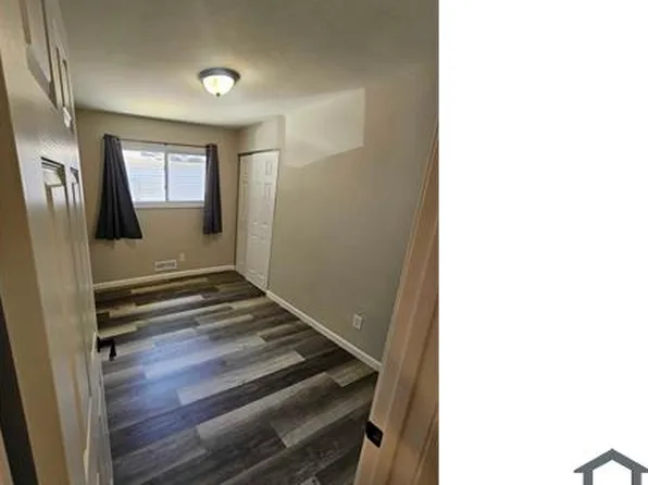 9827 Winkler Dr, Saint Louis, MO 63136