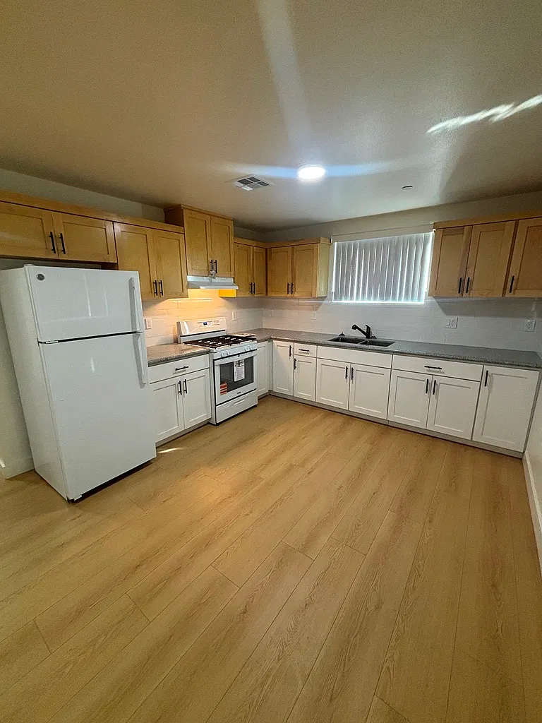 3 bed, 1089 sqft, $3,450 — Photo 4