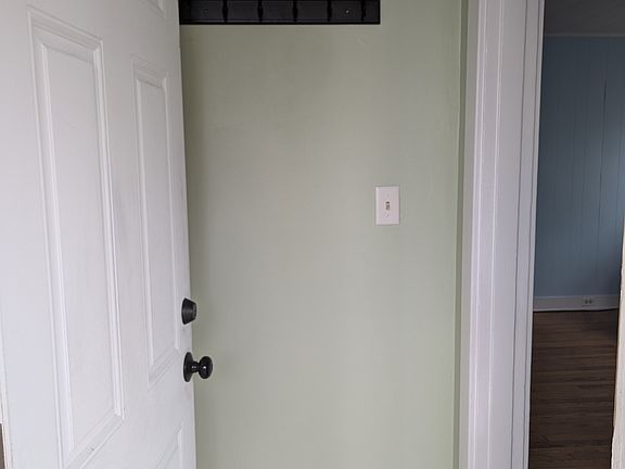 4th image of 53 Lawn Ave