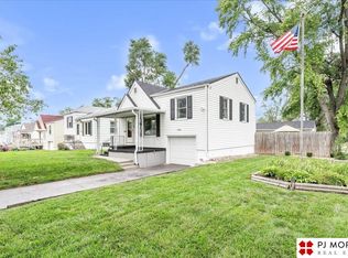 2502 Sharon Dr, Omaha, NE 68112