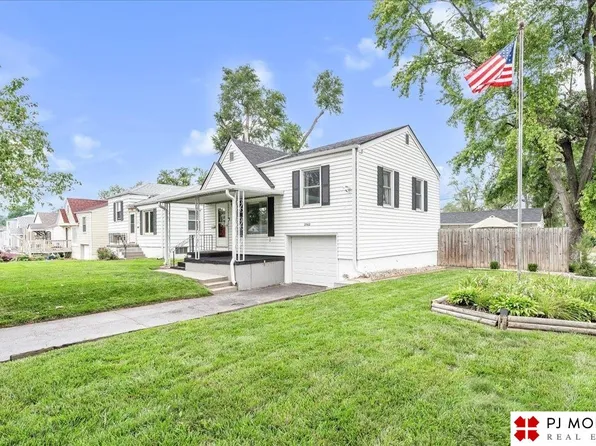 2502 Sharon Dr, Omaha, NE 68112