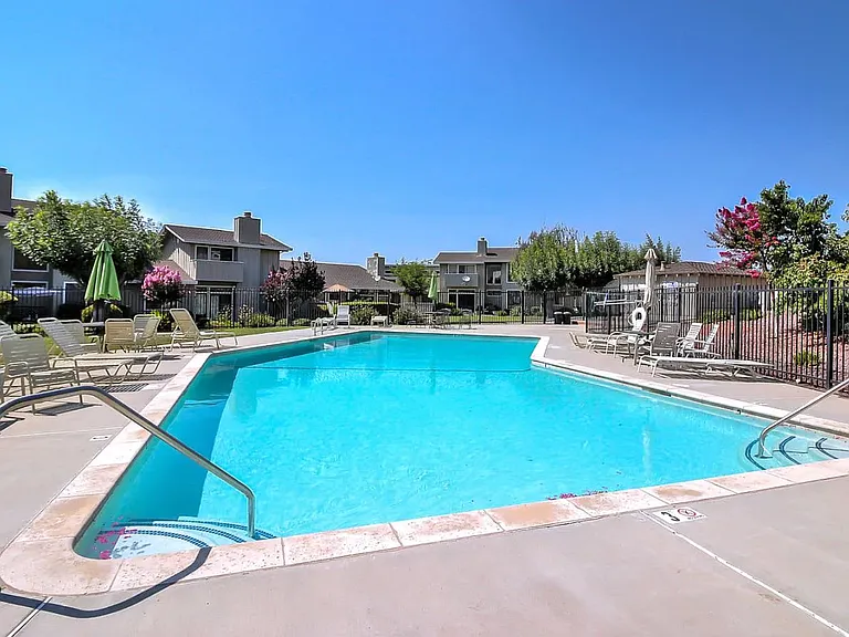 335 Donnas Ln — Photo 15