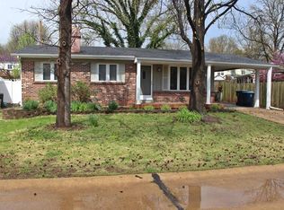 61 Roland Ave, Ballwin, MO 63021