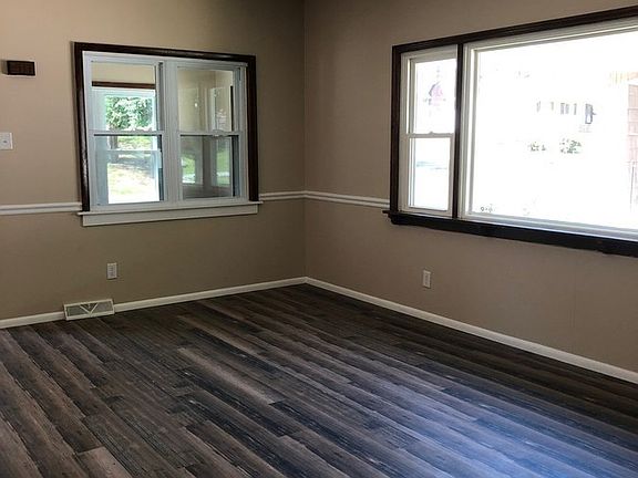 4th image of 8520 Octavia Ave