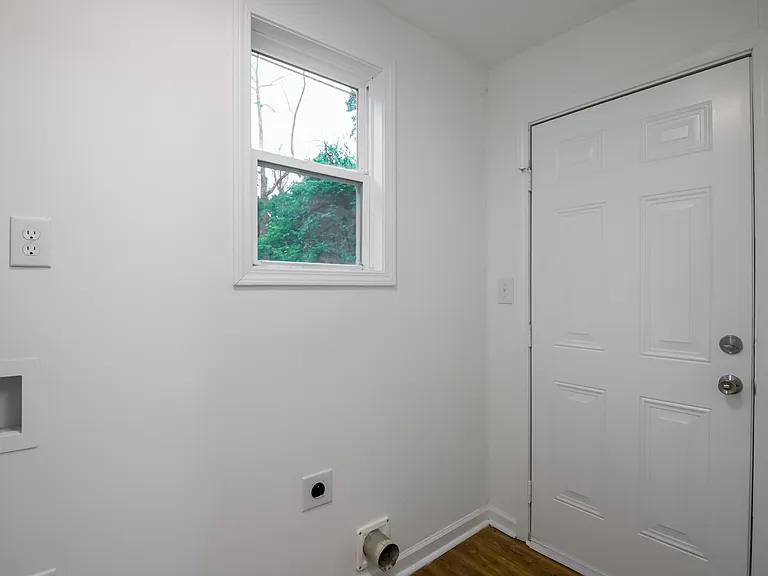102 Burdock Cir — Photo 2