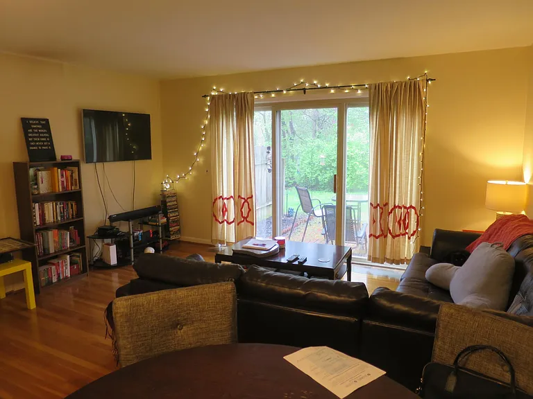 3153 Dorris Ave — Photo 2