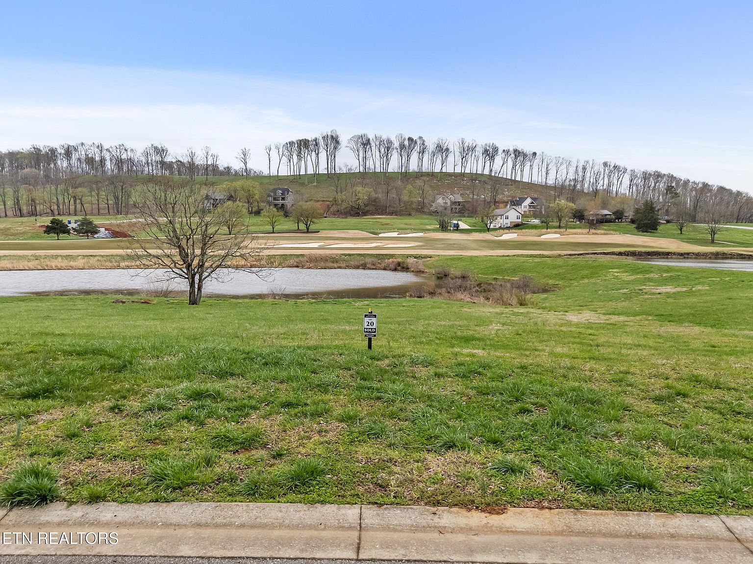 714 Old Barn Ln
