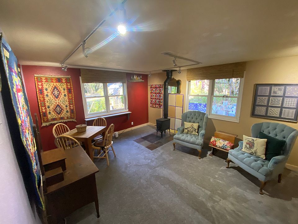 Entry room