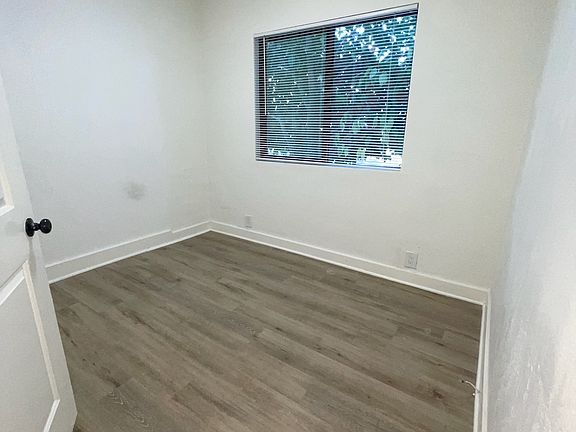 3rd image of 5002 Lemon Grove Ave