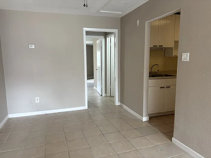 1 bed, 1.0 bath, 871 sqft, $1,250 — Photo 4