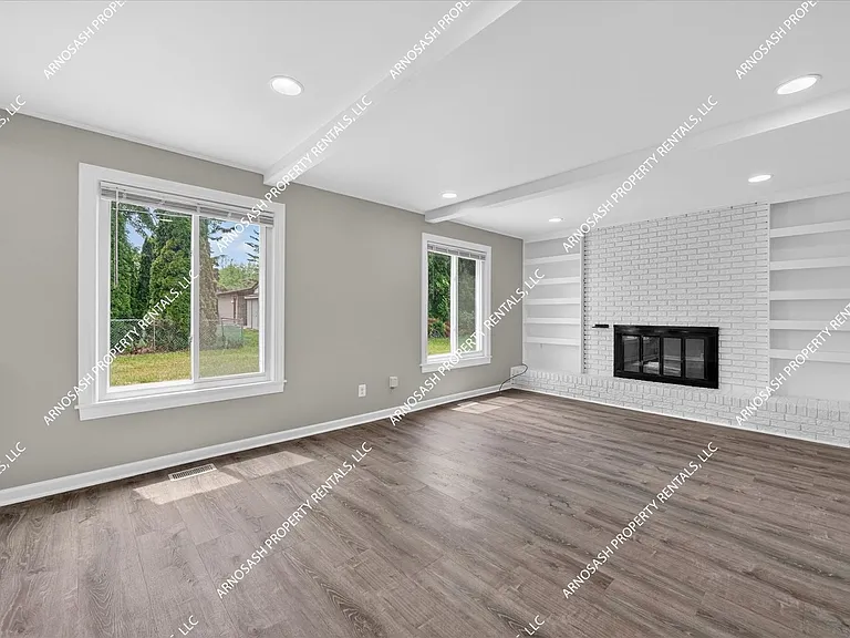 27345 Harvard Rd — Photo 19