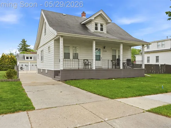 24248 Hayes Ave, Eastpointe, MI 48021