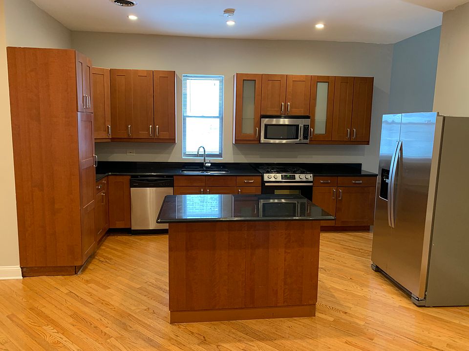 2nd image of 2628 N Milwaukee Ave #2