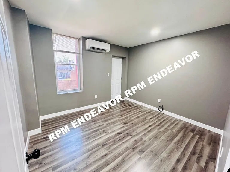 3230 Pulaski St — Photo 13
