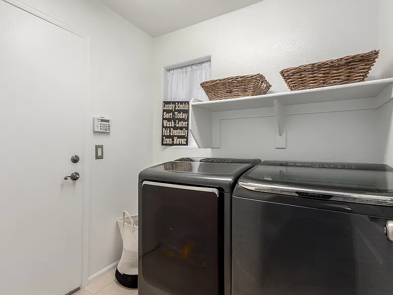 42553 W Sparks Dr — Photo 17