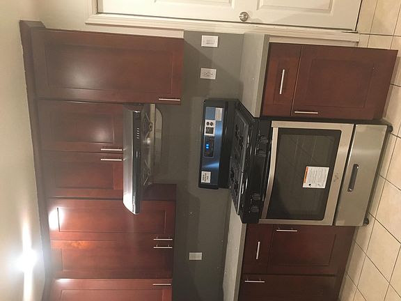 3rd image of 2672 Brahms Ave