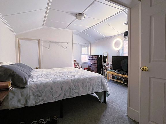 5th image of 37 Court St Unit 4