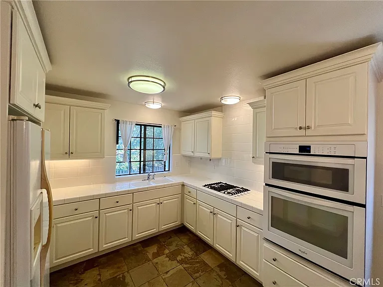 1530 Emerson Rd — Photo 16