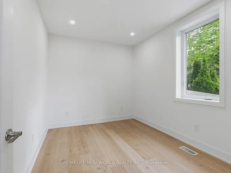 1842 Dundas St E — Photo 18