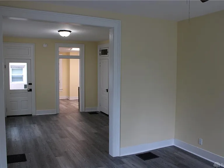 243 Oak St — Photo 16