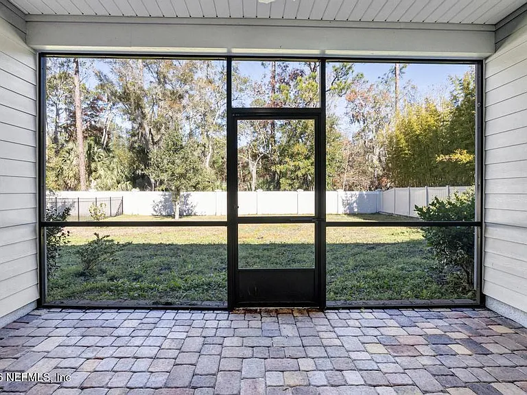 275 Renwick Pkwy — Photo 35