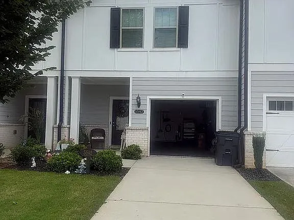 3 bed, 2.5 bath, 1792 sqft, $2,800 — Photo 2