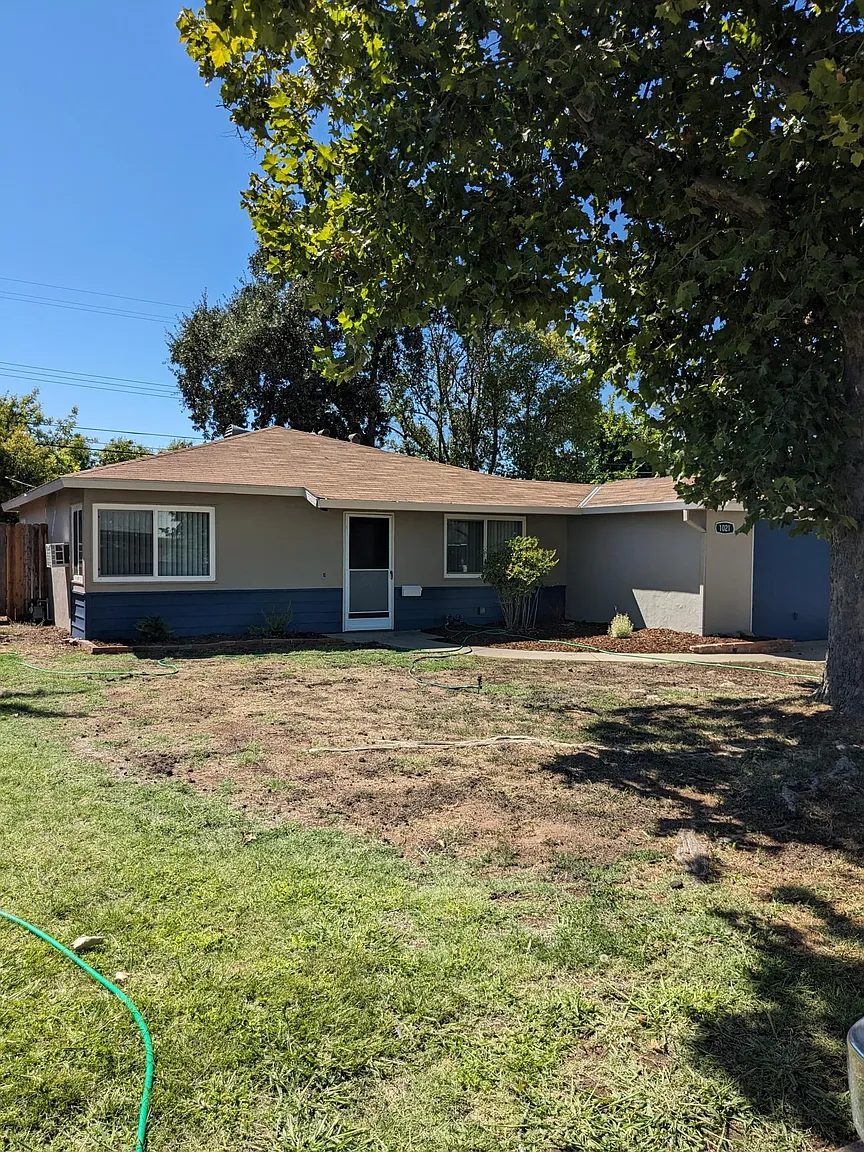 1021 Hampton Rd photo 1