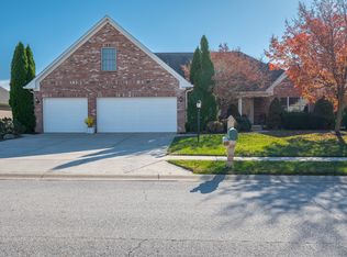 6687 Woodcrest Dr, Avon, IN 46123