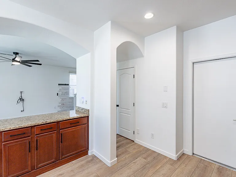 2225 E Sunland Ave — Photo 10
