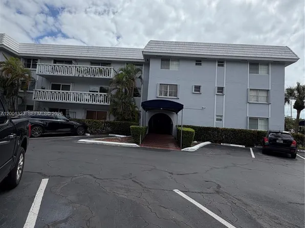 100 Edgewater Dr APT 127, Coral Gables, FL 33133