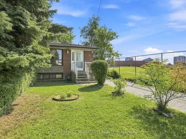89 Benjamin Blvd, Toronto, ON M1K 3P2
