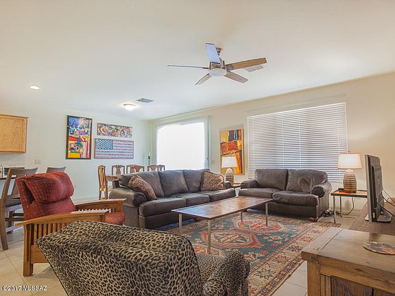 4th image of 548 N Easter Lily Ln