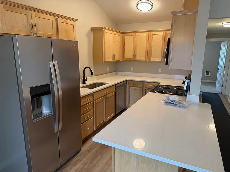 Eagle Crest Apartments — Photo 8