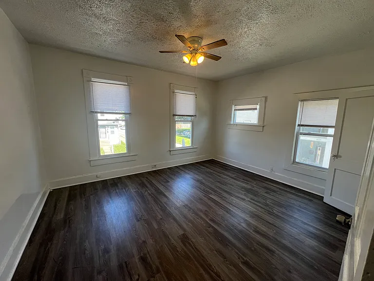 302.5 N Summit St #302.5 — Photo 10