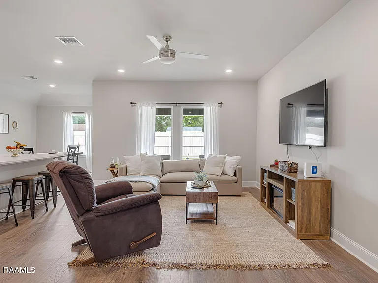 105 Harvest Falls Dr — Photo 5